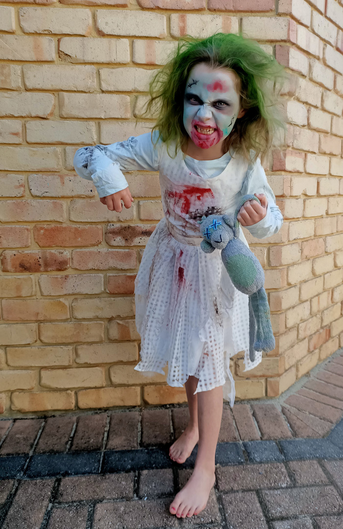 Zombie costume - feminine