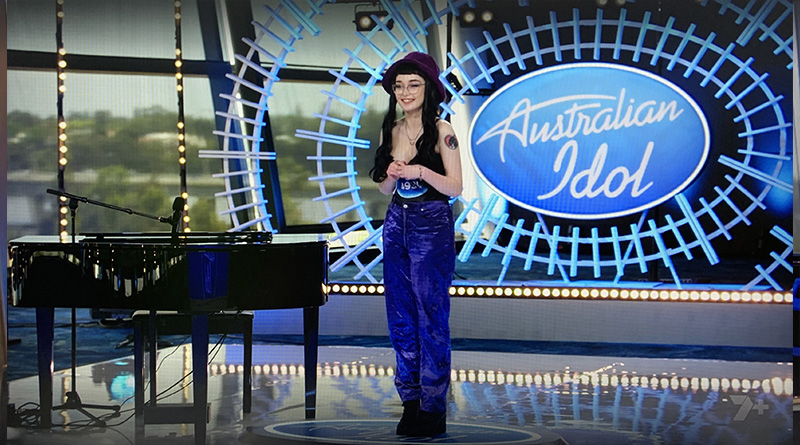 Lucy Smith smiling at her Australian Idol Audition