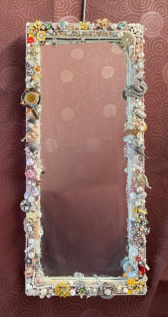 Jewelled mirror