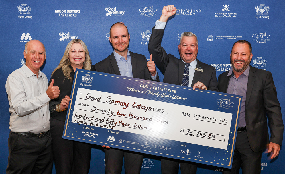 Good Sammy CEO Kane Blackman with City of Canning Mayor, Patrick Hall, holding giant cheque.